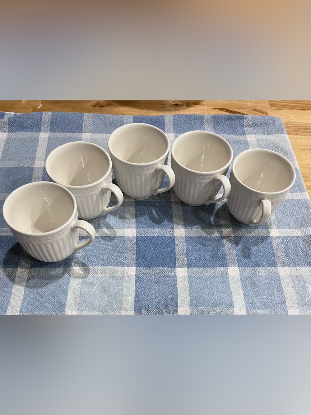 Mikasa Italian Countryside 8oz Cups Set Of 5 Embossed Ribbed Cream Color. Mint.
